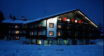 Hotel Quellenhof ลอยทัช ภายนอก รูปภาพ