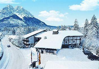 Hotel Quellenhof ลอยทัช ภายนอก รูปภาพ